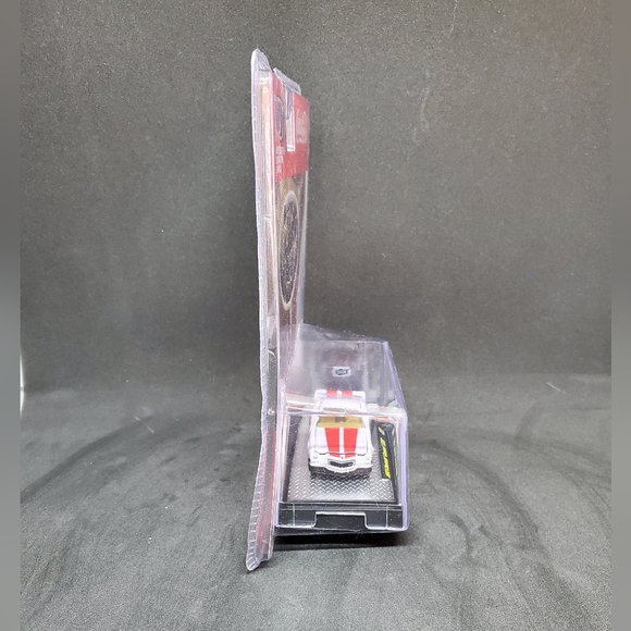 M2 Coca-Cola 1972 Chevrolet Camaro Z/28 1:64 Die-cast Collectible Car 2021 - Picture 7 of 9